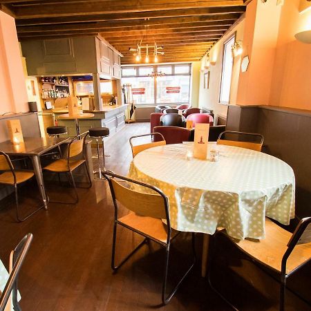 Bed and Breakfast Nik The Greek Burry Port Esterno foto