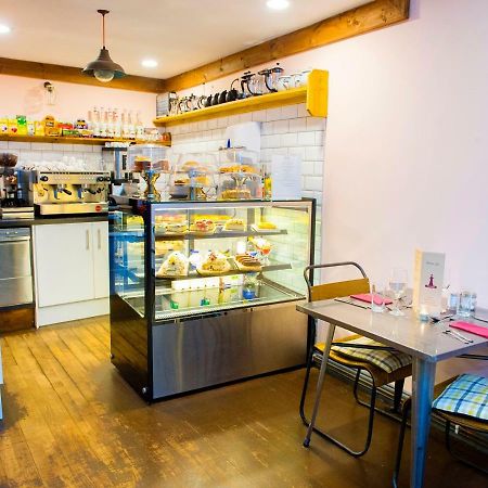 Bed and Breakfast Nik The Greek Burry Port Esterno foto