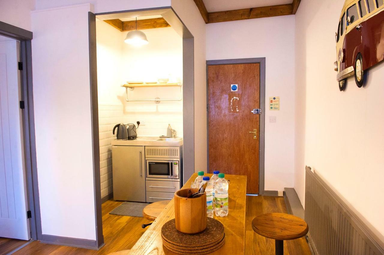 Bed and Breakfast Nik The Greek Burry Port Esterno foto