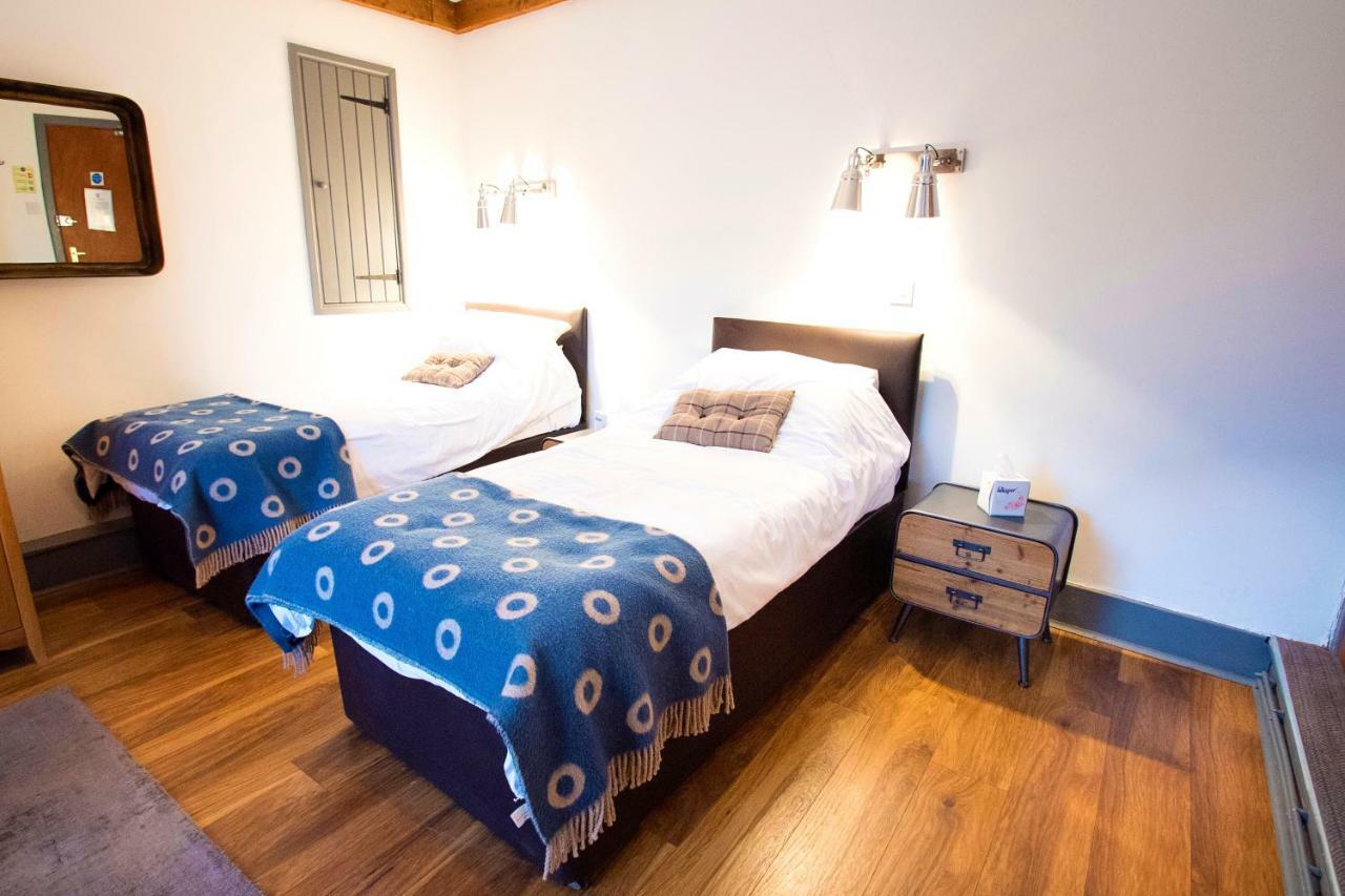 Bed and Breakfast Nik The Greek Burry Port Esterno foto