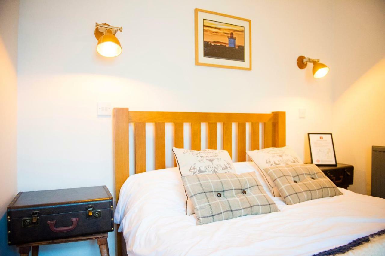 Bed and Breakfast Nik The Greek Burry Port Esterno foto